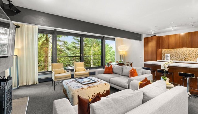 Durant Unit C2, Condo with Designer Finishes, Great Views & Location