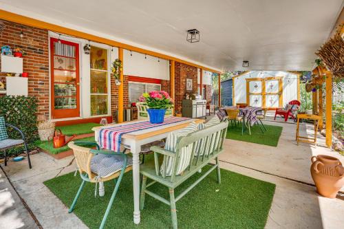 Eclectic Multi-Level Charmer! 2 Mi to CU Boulder