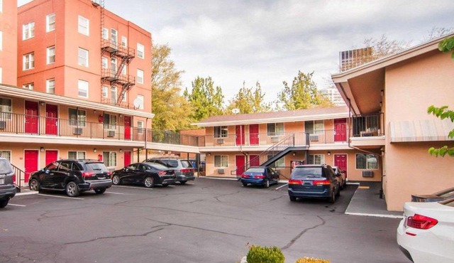 Econo Lodge Portland Downtown