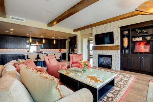 Edgemont 2300 Luxury Condo & Unbeatable Backdoor Ski-In Ski-Out Access!