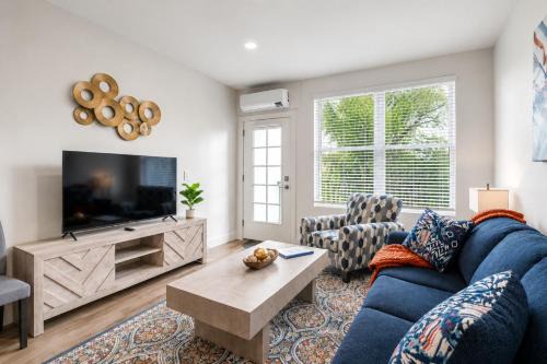 Elegant Stay - Downtown - Steps to Convention Center, Suite 201