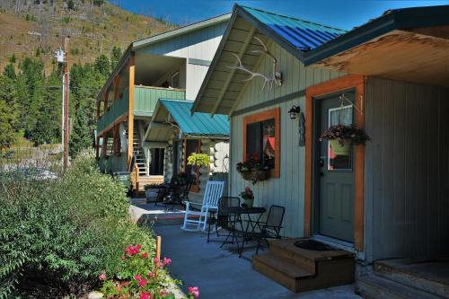Elk Horn Lodge Motel and Cabins