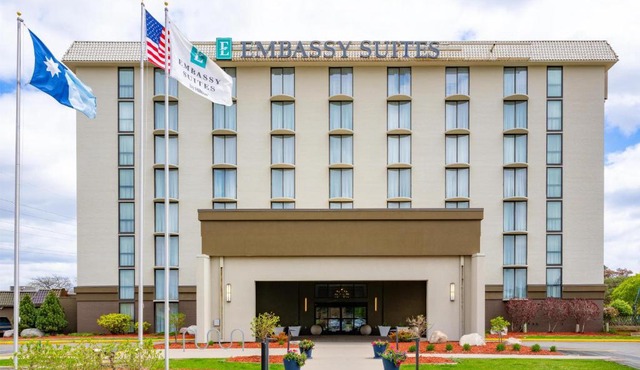 Embassy Suites by Hilton Minneapolis Bloomington Edina