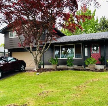 Emerald City 3 Bedroom 1 bath Home