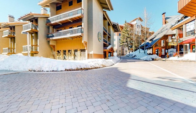 Emmons Escape & Cozy Slopeside Condo