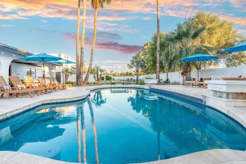 Entertainers Retreat Pickleball Bocce Pool Spa Putt Grn