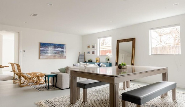 Entire 2 bd/2ba Duplex, Lower Greenville