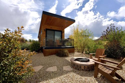 Escalante Escapes Prickly Pear- Bunk Escape