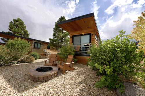 Escalante Escapes Star Lily- Bunk Escape