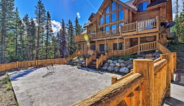 Expansive Alma Cabin w/Hot Tub & Mountain Views!