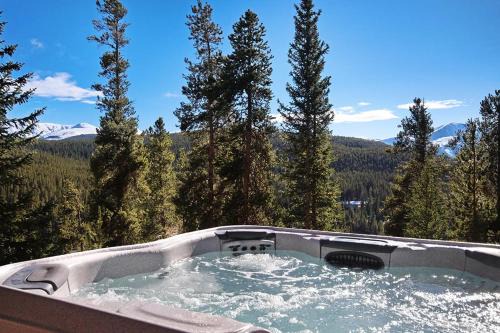 Experience luxury at 10 Southface, a spacious 4BR home in Breckenridge with mountain views!
