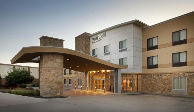 Fairfield Inn & Suites by Marriott Lincoln Southeast