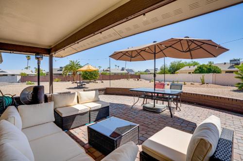 Families Welcome! Dog-Friendly Glendale Home
