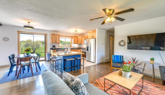 Family-Friendly Lander Home Rental: Yard, Patio!