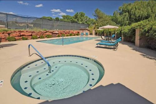 Family Friendly Sedona Townhome in Golf Community
