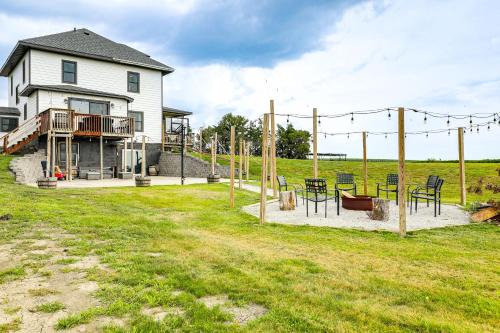Family-Friendly Seward Home w/Sauna & Pool!