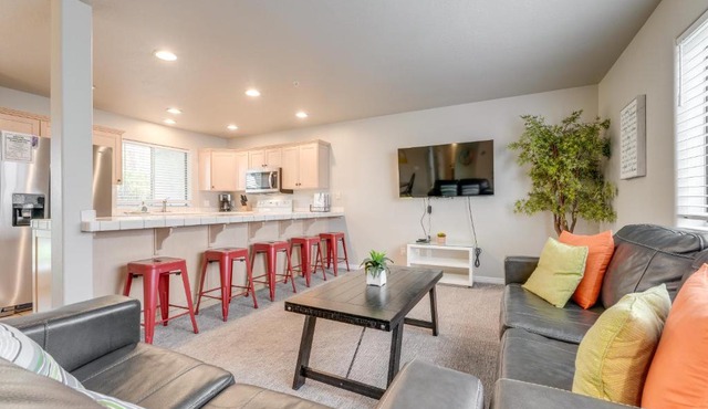 Family-Friendly St George Condo w/Community Pools