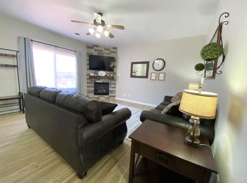 Family Friendly Townhome in Kanab Pool & Hot Tub