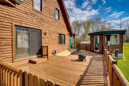 Family + Group Friendly | Modern Log Cabin Home