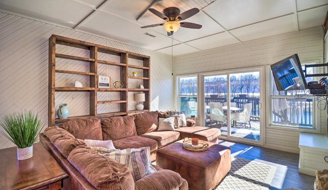 'Fish House' w/Deck, Fire Pit & River Views