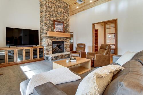 Forest-View Gem in Show Low: Hike, Fish & Golf!