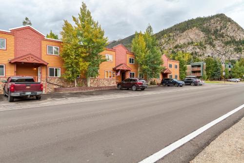 Frisco 8 Townhomes #4 by Great Western Lodging