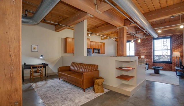 FRONTDESK Open 2 BR Apt near Busch Stadium
