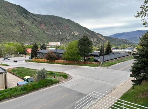 Frontier Lodge