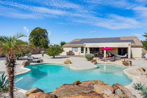 Fun w/Family! Goodyear Getaway w/Outdoor Oasis