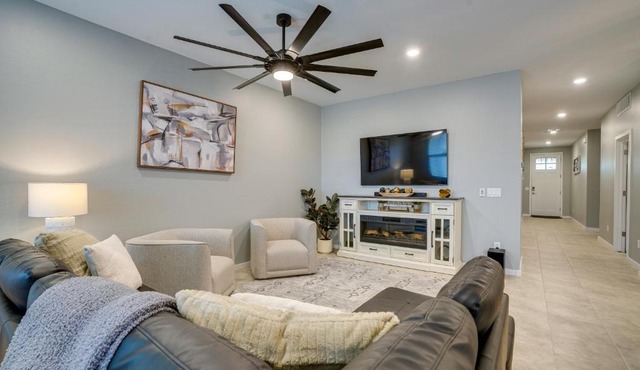 Furnished Patio! Family Retreat in Buckeye Verrado