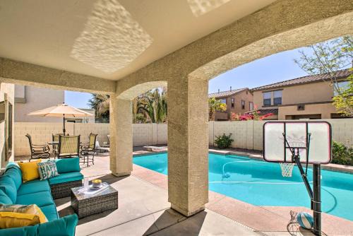 Game Room, Putting Green! Queen Creek Family Home