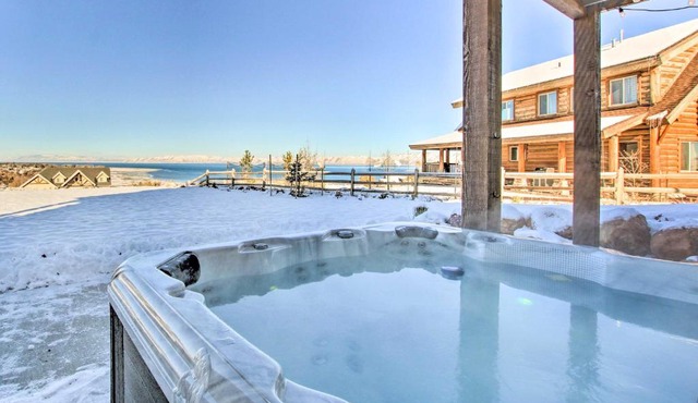 Garden City Gem: Private Hot Tub & Game Room!