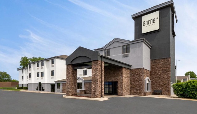 Garner Hotel Topeka West by IHG