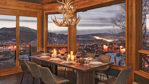 Glacier Lodge - West