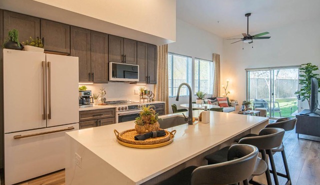 Golf & Sun Stay Rooftop Deck, Heated Pool Nearby