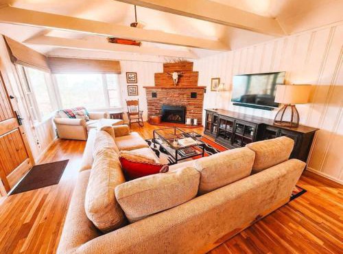 Gorgeous Home by Broadmoor Hotel Cheyenne Mtn Zoo