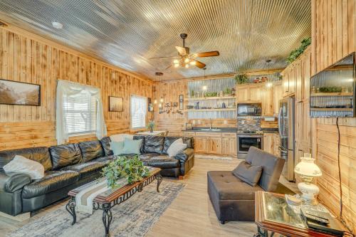 'Grace Place' Clark House on Farm: Shared Hot Tub!