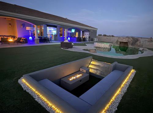 Grand Luxury Estate - Pool, Spa, Gym, Game Room, Movie Theater & Pickleball