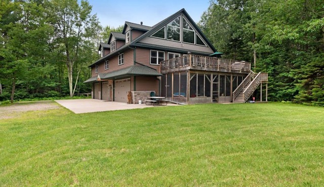 Grand Tomahawk Lodge