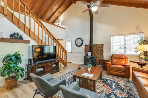 Grill & Games: Family-Friendly Flagstaff Getaway!