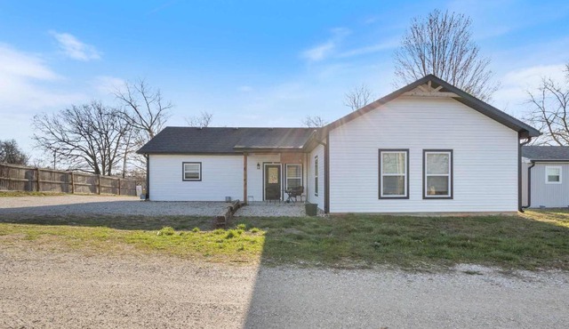 Hackberry Hideaway - Osage Beach