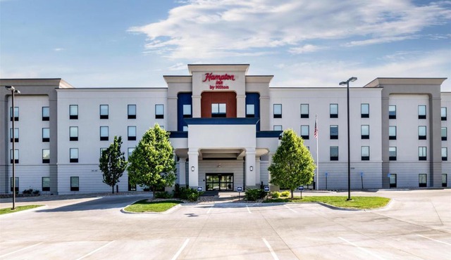 Hampton Inn Omaha/West Dodge Road, Old Mill