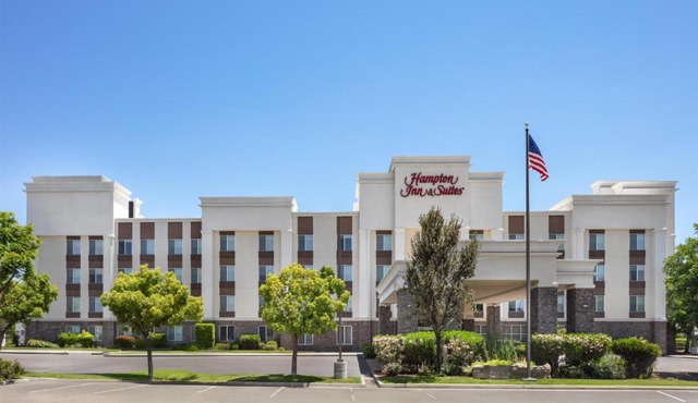 Hampton Inn & Suites Fresno