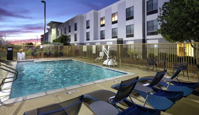 Hampton Inn & Suites Tucson East
