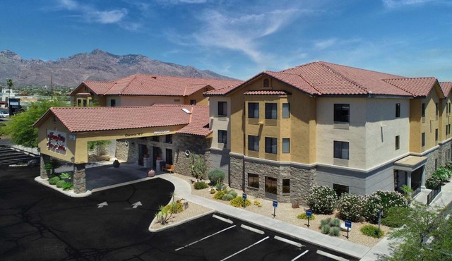 Hampton Inn & Suites Tucson Mall