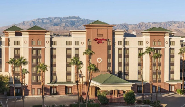 Hampton Inn Tropicana