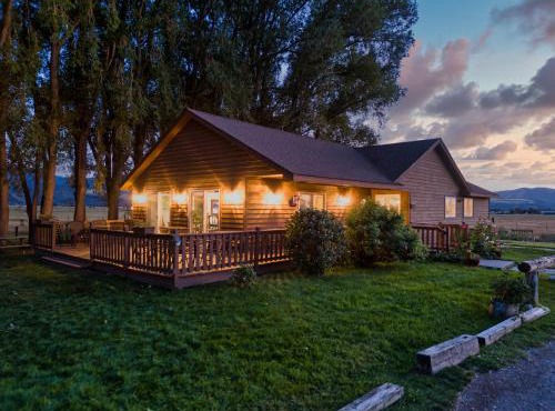 Hansen Guest Ranch and Venue