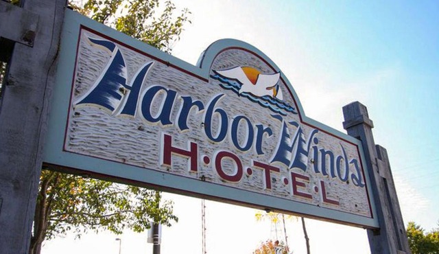 Harbor Winds Hotel