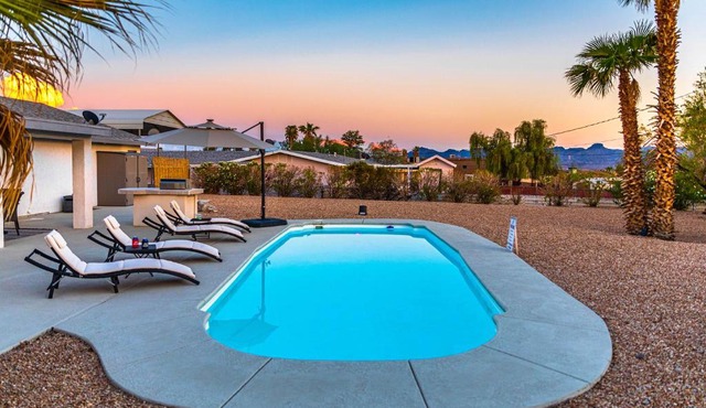 HavaLovely Stay - Pool . Smart TV . Central