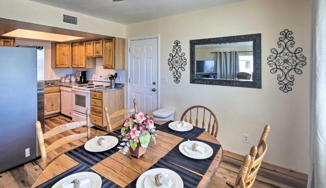 Havasu City Home with Gas Grill and Smart TVs!